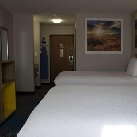 Days Inn By Wyndham Colby Exteriér fotografie