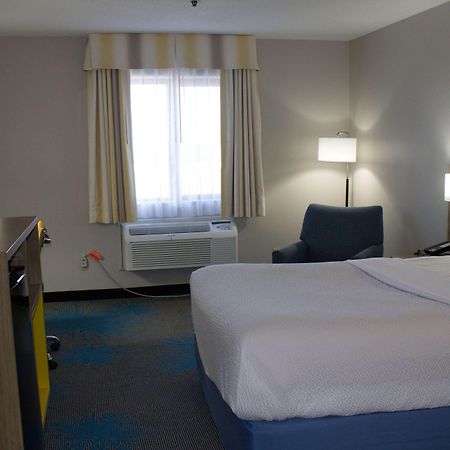Days Inn By Wyndham Colby Exteriér fotografie