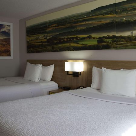 Days Inn By Wyndham Colby Exteriér fotografie