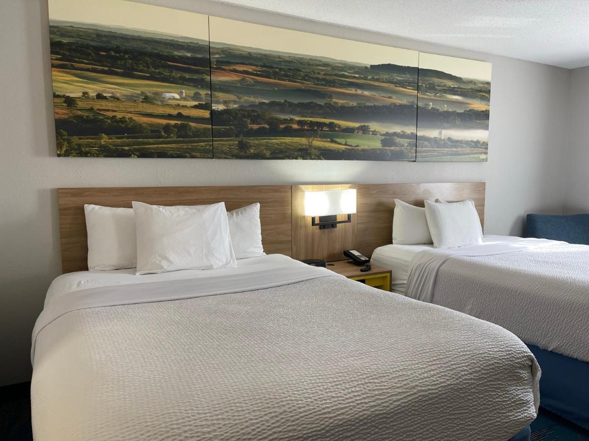 Days Inn By Wyndham Colby Exteriér fotografie