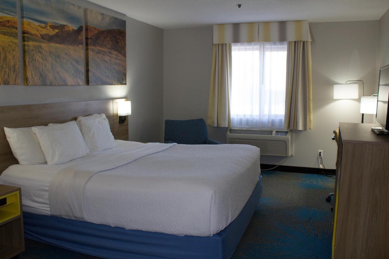 Days Inn By Wyndham Colby Exteriér fotografie