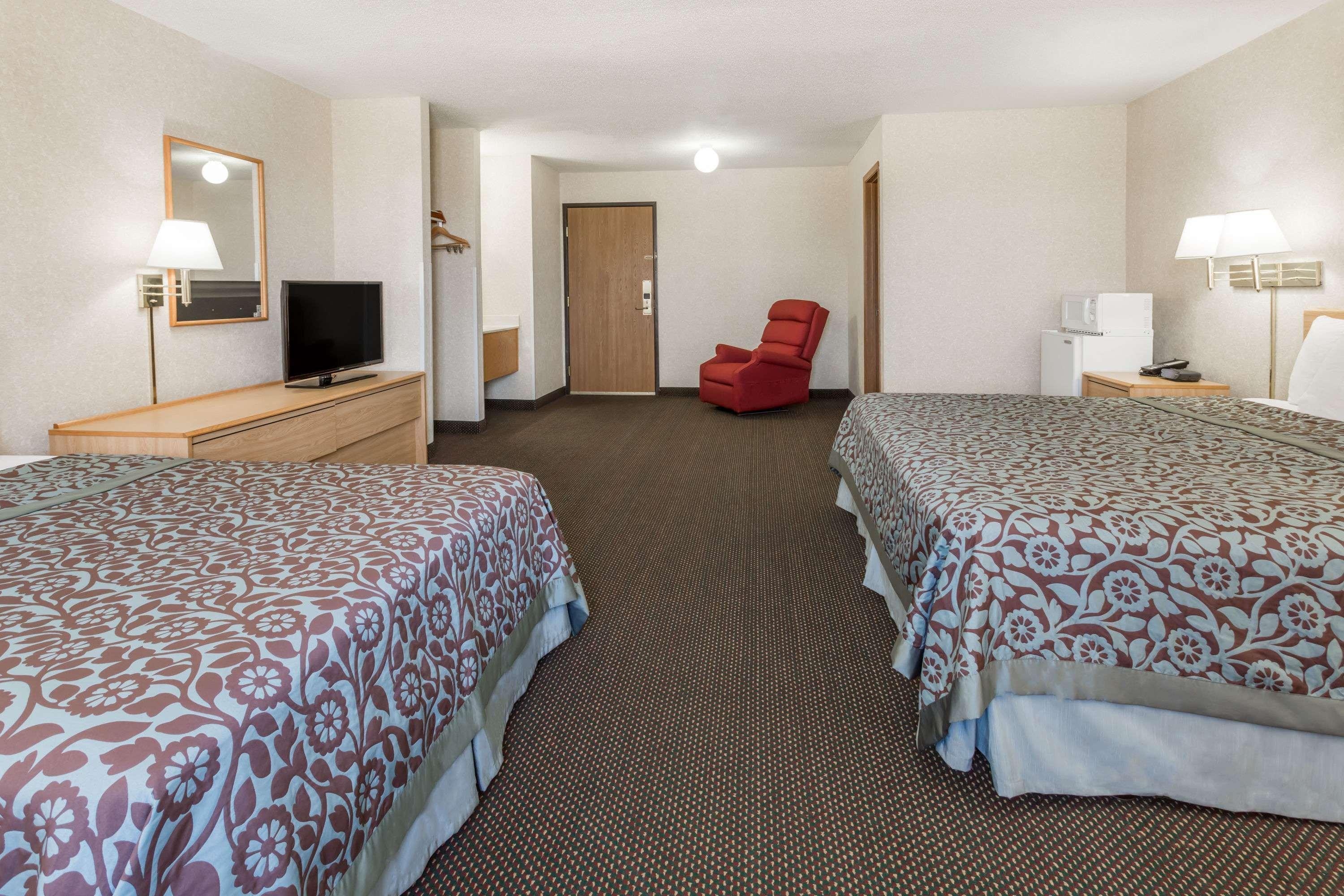 Days Inn By Wyndham Colby Exteriér fotografie